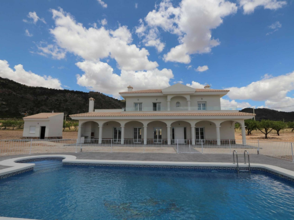 4-bedroom Detached Villa In Pinoso, Spain (245 M²)
