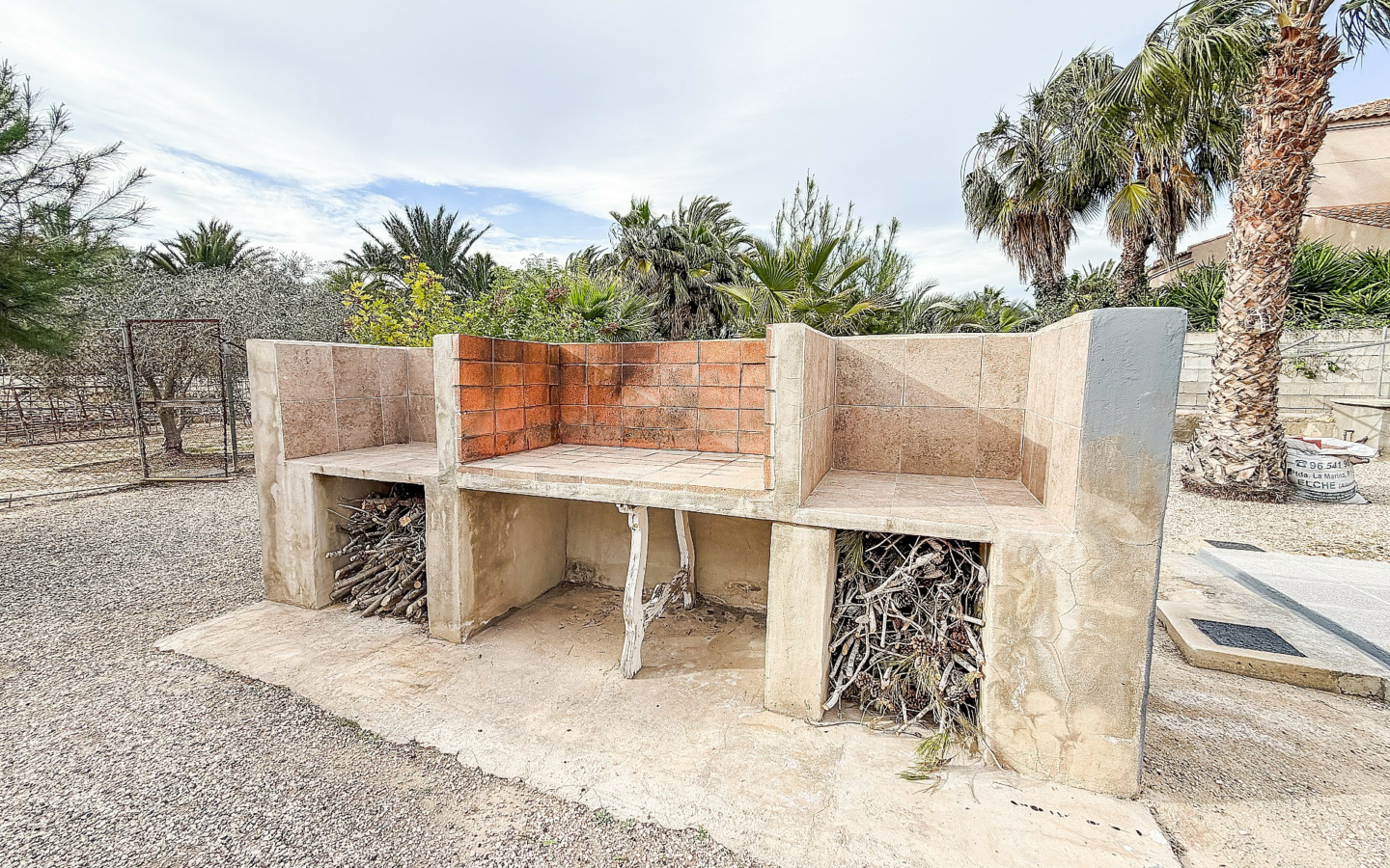 2-bedroom Country House In Elche, Spain (80 M²)