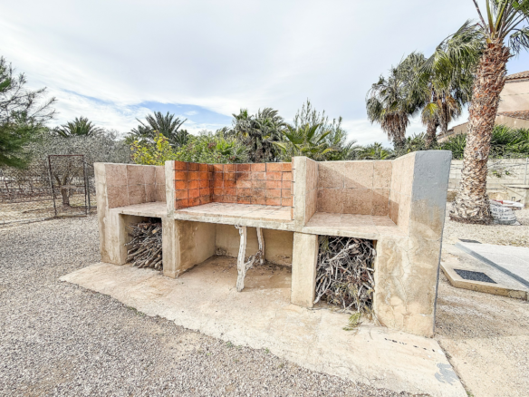 2-bedroom Country House In Elche, Spain (80 M²)