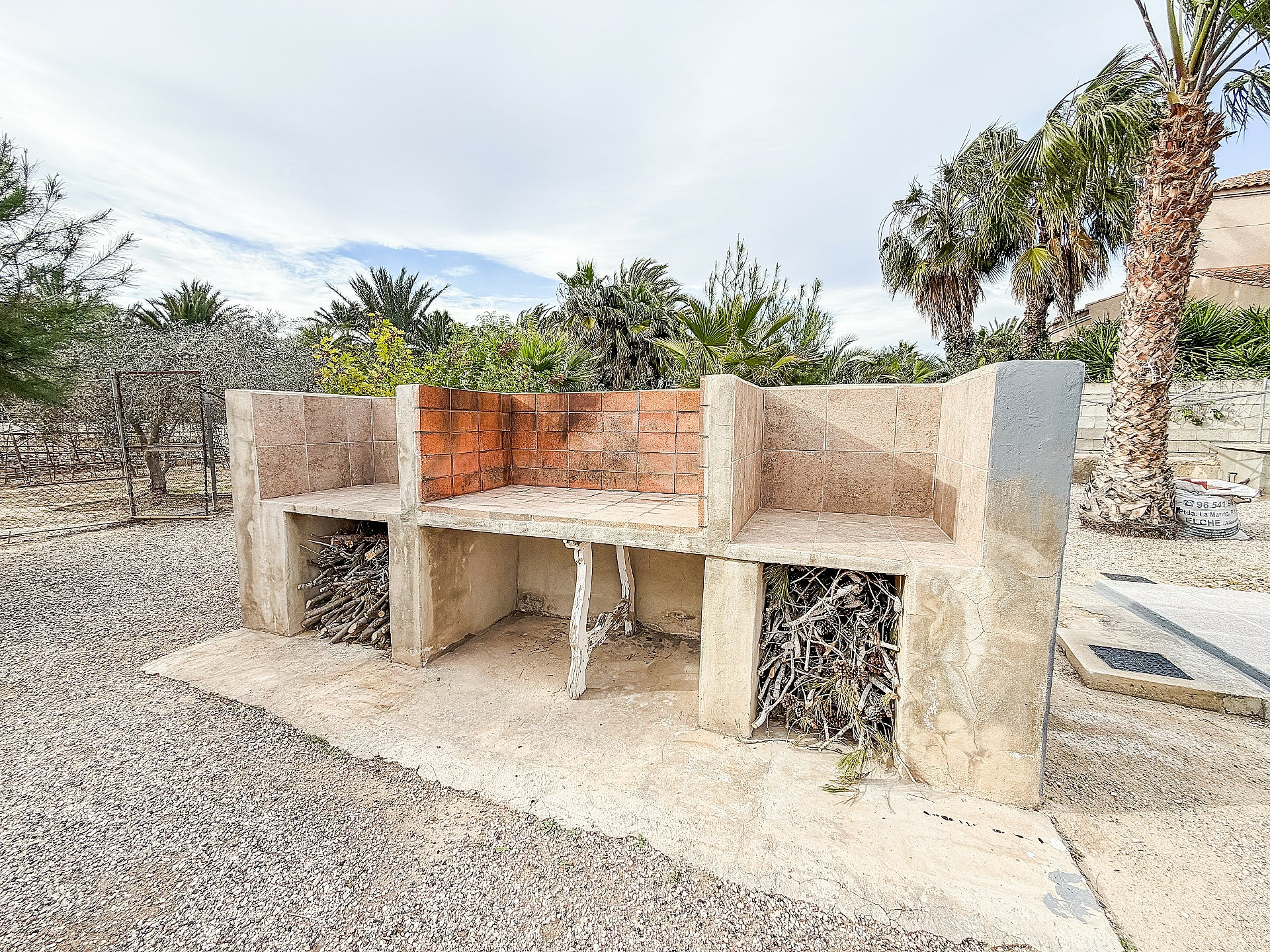 2-bedroom Country House In Elche, Spain (80 M²)
