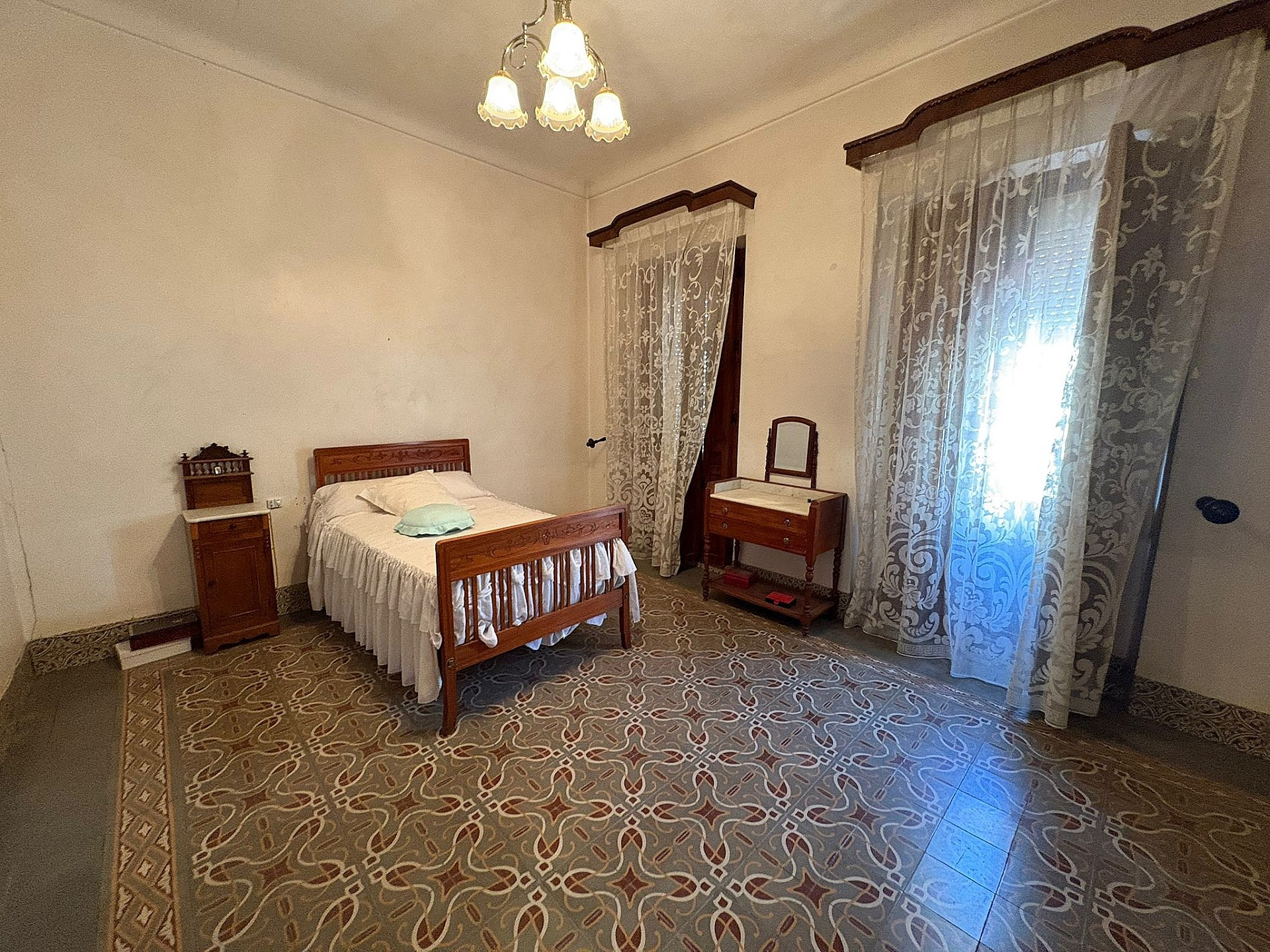 6-bedroom Townhouse In Novelda, Spain (208 M²)