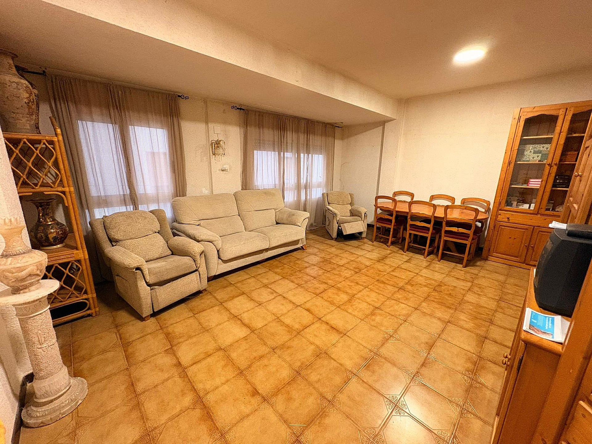 3-bedroom Apartment In Onil, Spain (125 M²)