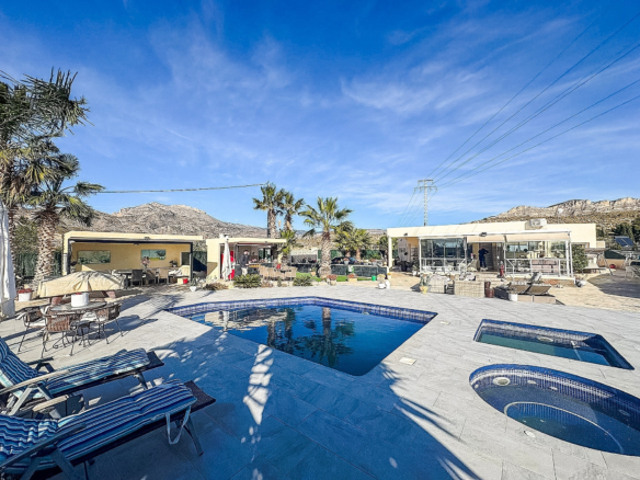 5-bedroom Detached Villa In Jijona, Spain (190 M²)