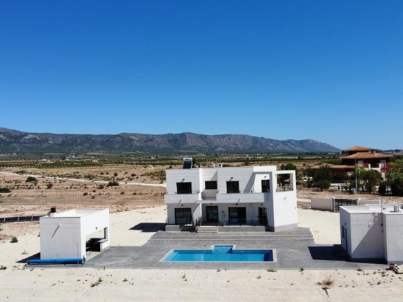 4-bedroom Detached Villa In Pinoso, Spain (180 M²)