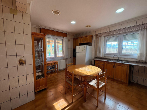 3-bedroom Detached Villa In Sax, Spain (230 M²)