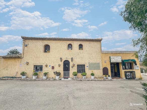 7-bedroom Country House In Cañada Del Trigo, Spain (400 M²)