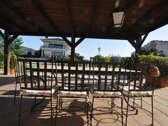 4-bedroom Detached Villa In Villena, Spain (500 M²)