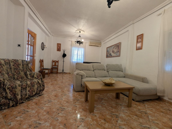5-bedroom Detached Villa In Elche, Spain (376 M²)