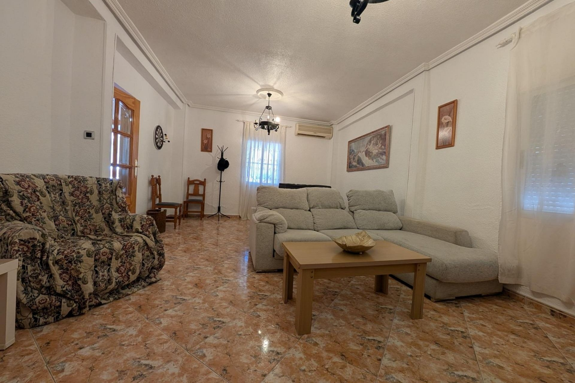5-bedroom Detached Villa In Elche, Spain (376 M²)