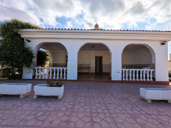 5-bedroom Detached Villa In Elche, Spain (376 M²)