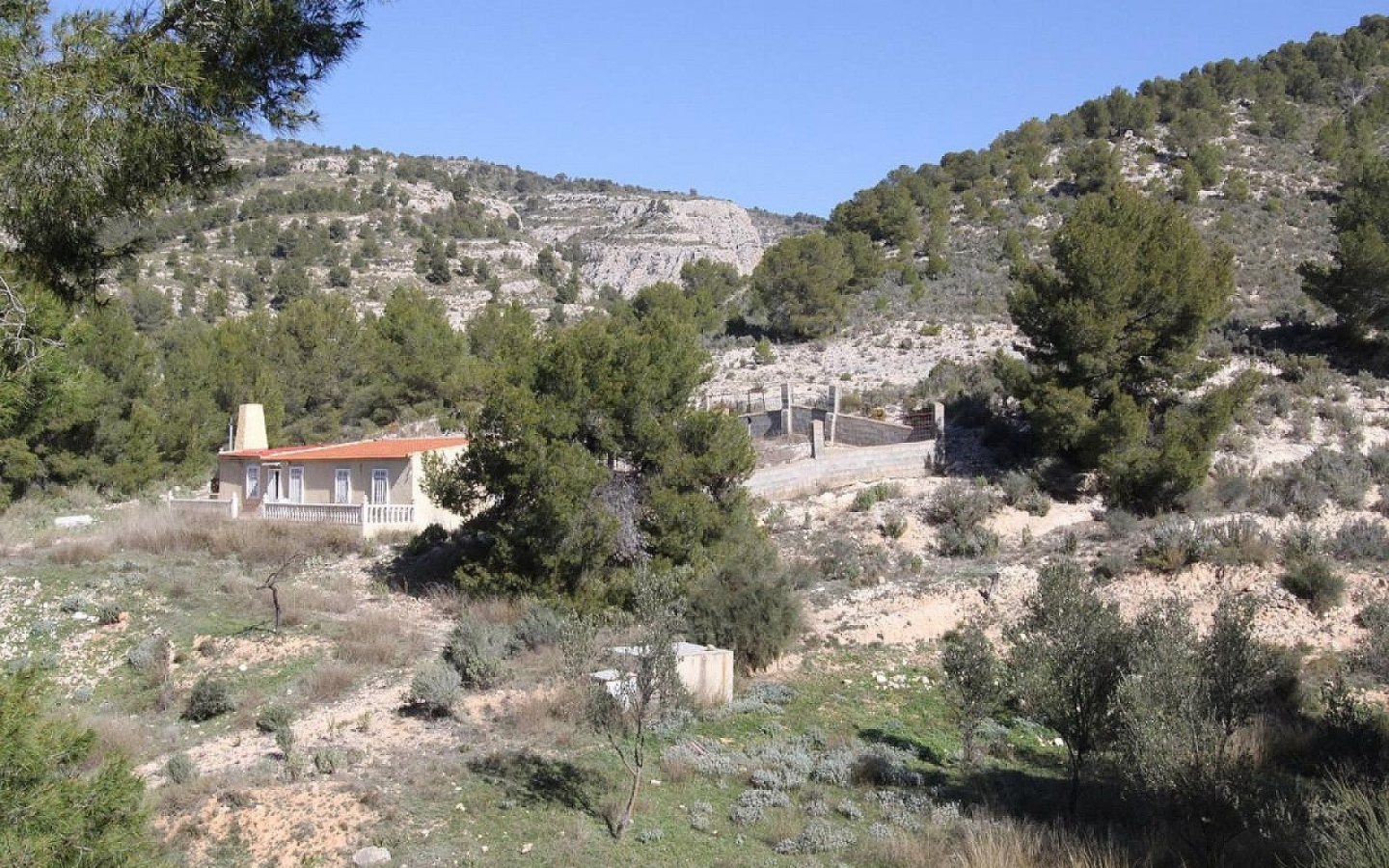 3-bedroom Detached Villa In Petrer, Spain (120 M²)