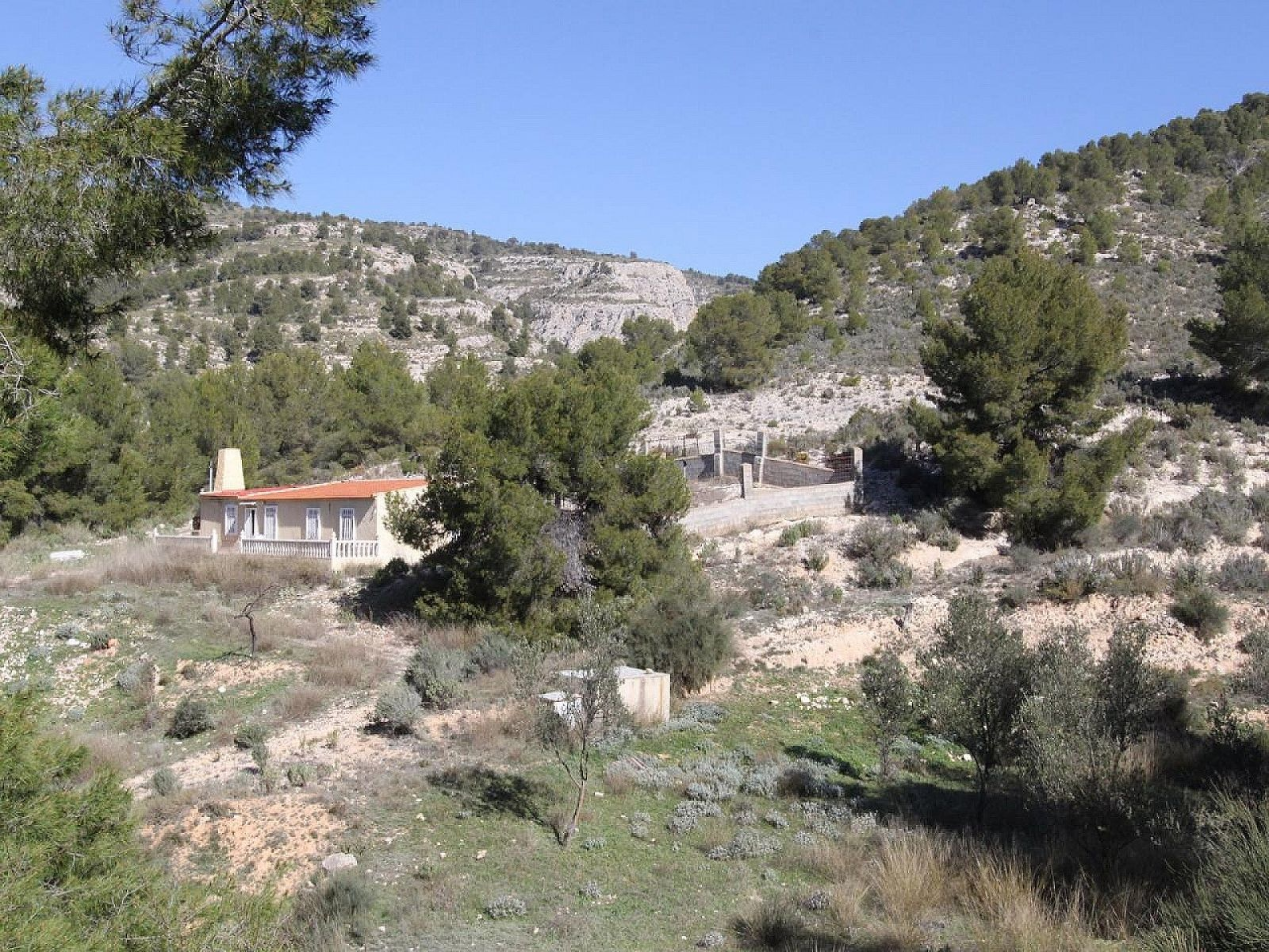 3-bedroom Detached Villa In Petrer, Spain (120 M²)