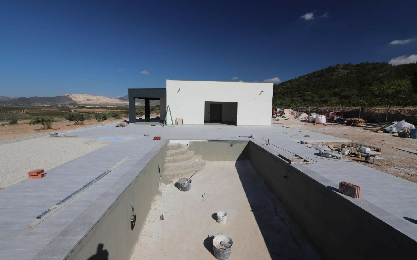 3-bedroom Detached Villa In Pinoso, Spain (215 M²)