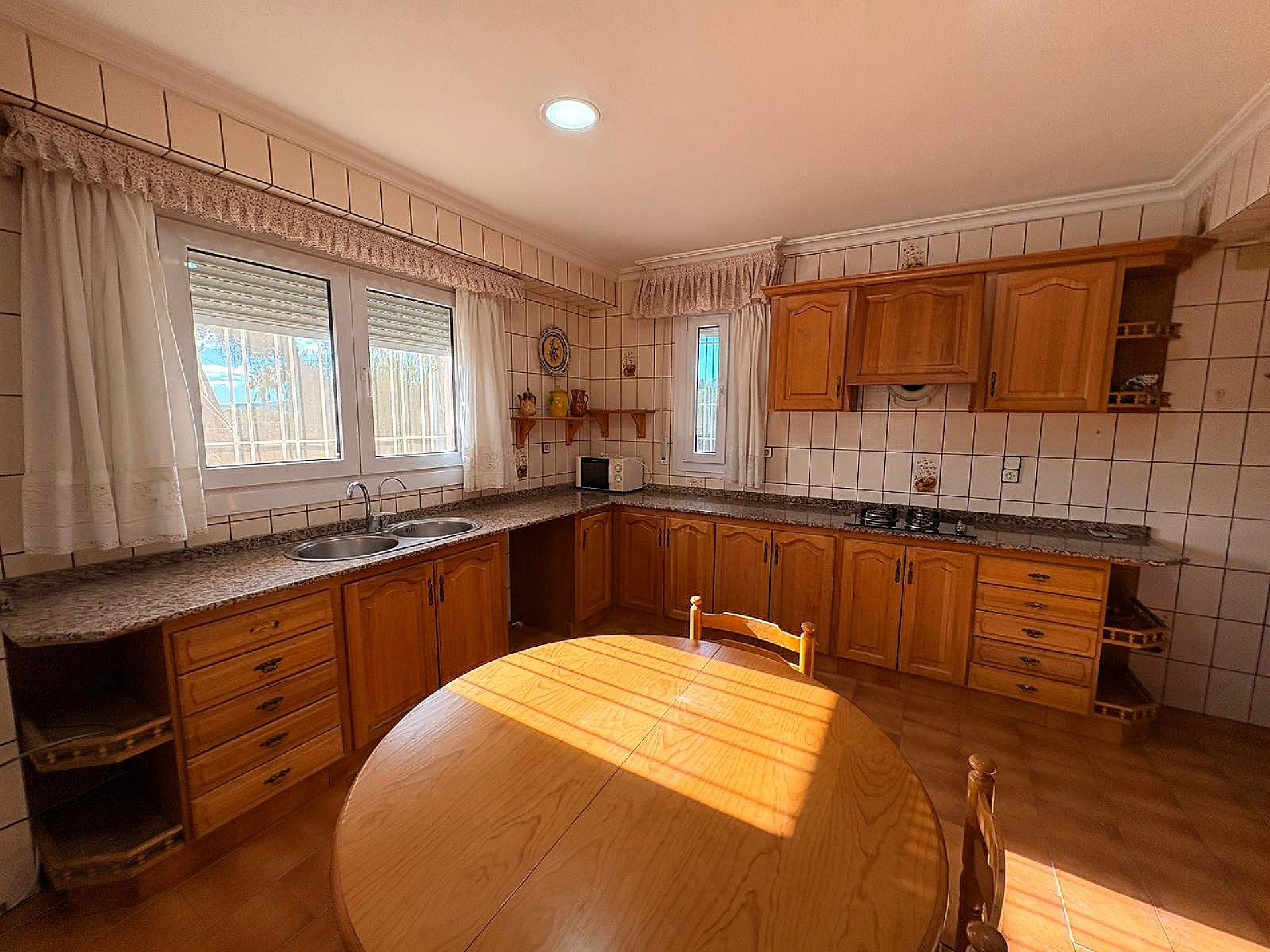 3-bedroom Detached Villa In Sax, Spain (230 M²)