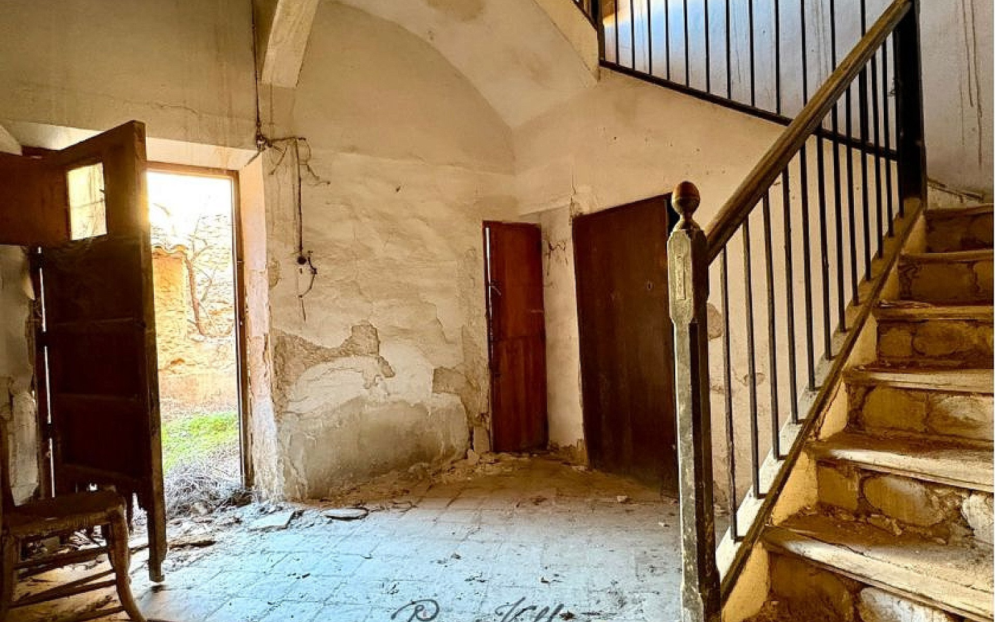 Restoration Project In Pinoso, Spain (314 M²)