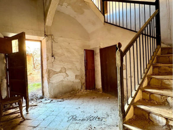 Restoration Project In Pinoso, Spain (314 M²)