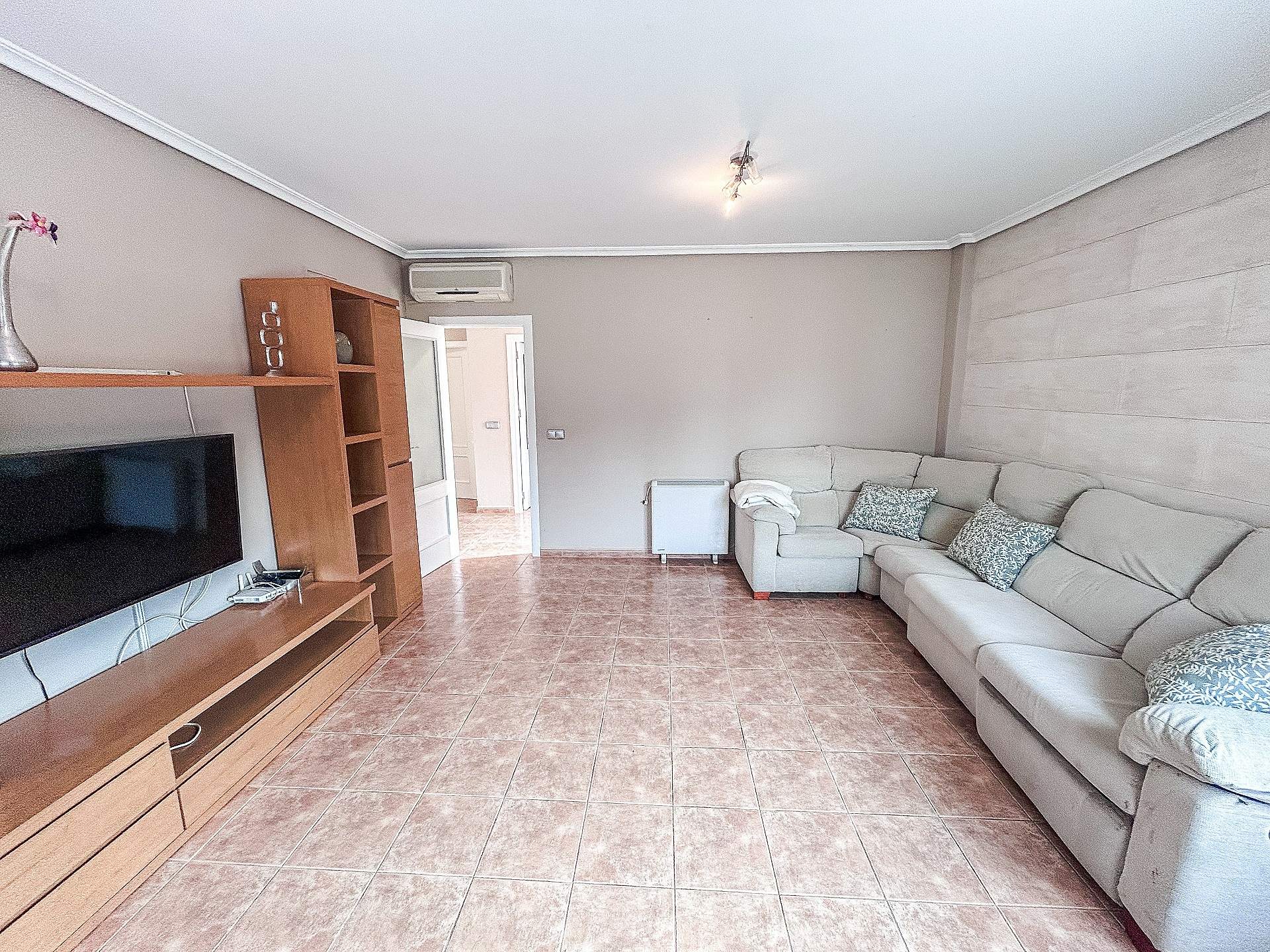 5-bedroom Townhouse In Pinoso, Spain (141 M²)