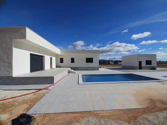 3-bedroom Detached Villa In Pinoso, Spain (160 M²)