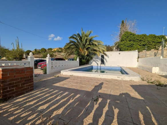 5-bedroom Detached Villa In Elche, Spain (376 M²)