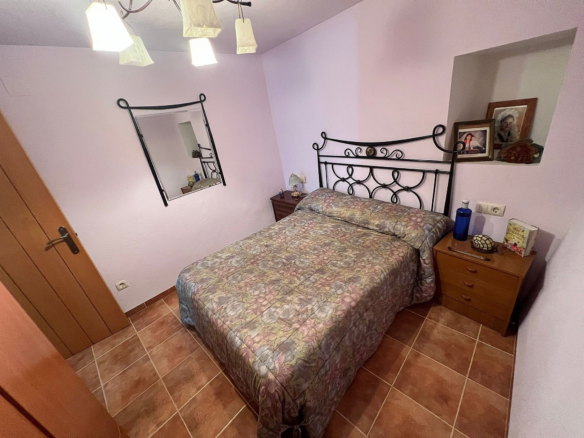 3-bedroom Townhouse In Elche De La Sierra, Spain (104 M²)