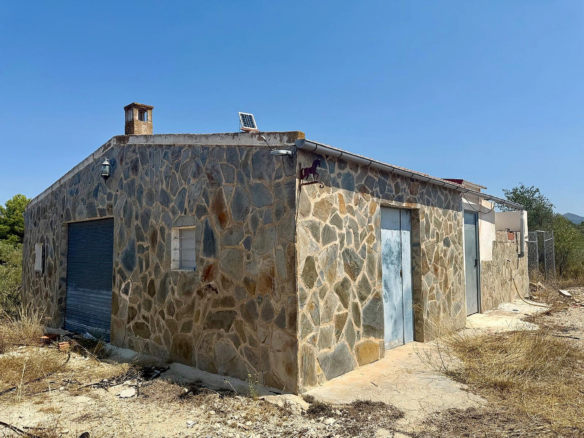 3-bedroom Detached Villa In Onil, Spain (215 M²)