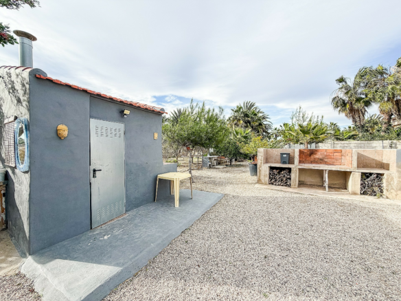 2-bedroom Country House In Elche, Spain (80 M²)