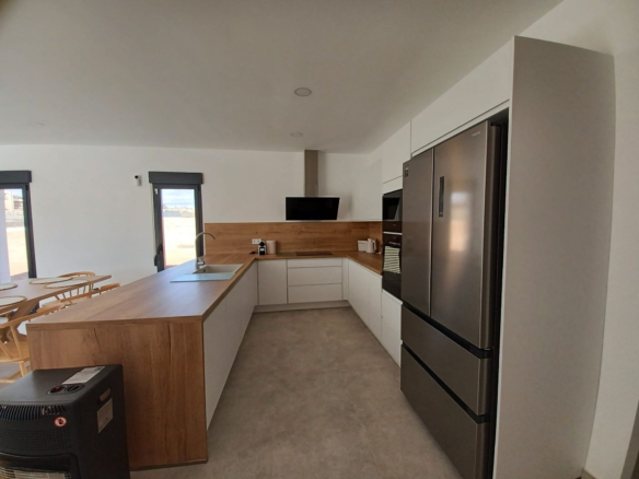3-bedroom Detached Villa In Pinoso, Spain (160 M²)