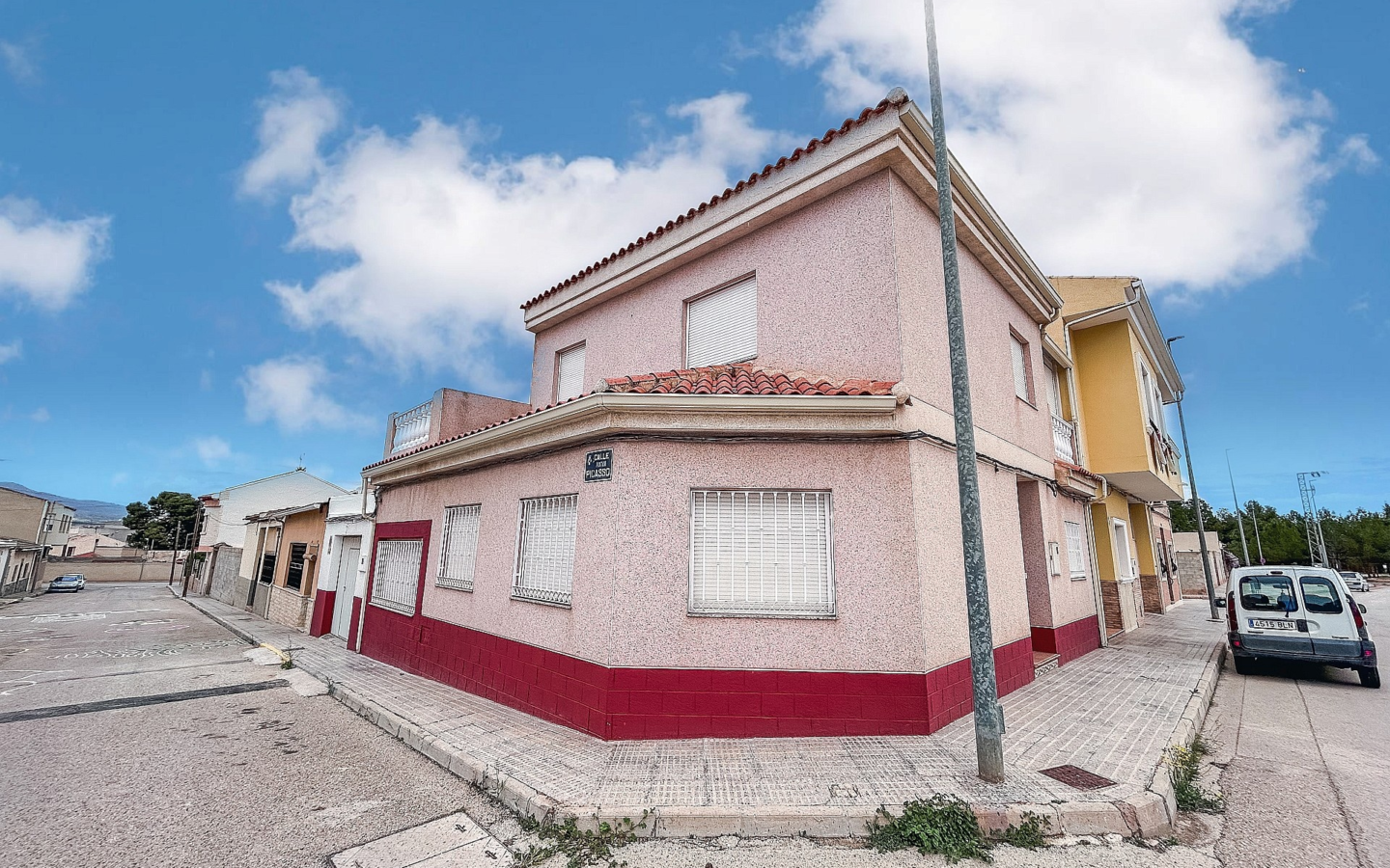 5-bedroom Townhouse In Pinoso, Spain (141 M²)