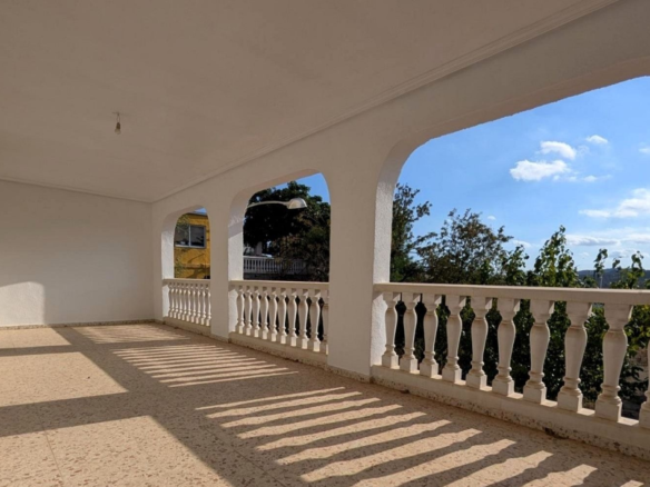 5-bedroom Detached Villa In Elche, Spain (376 M²)