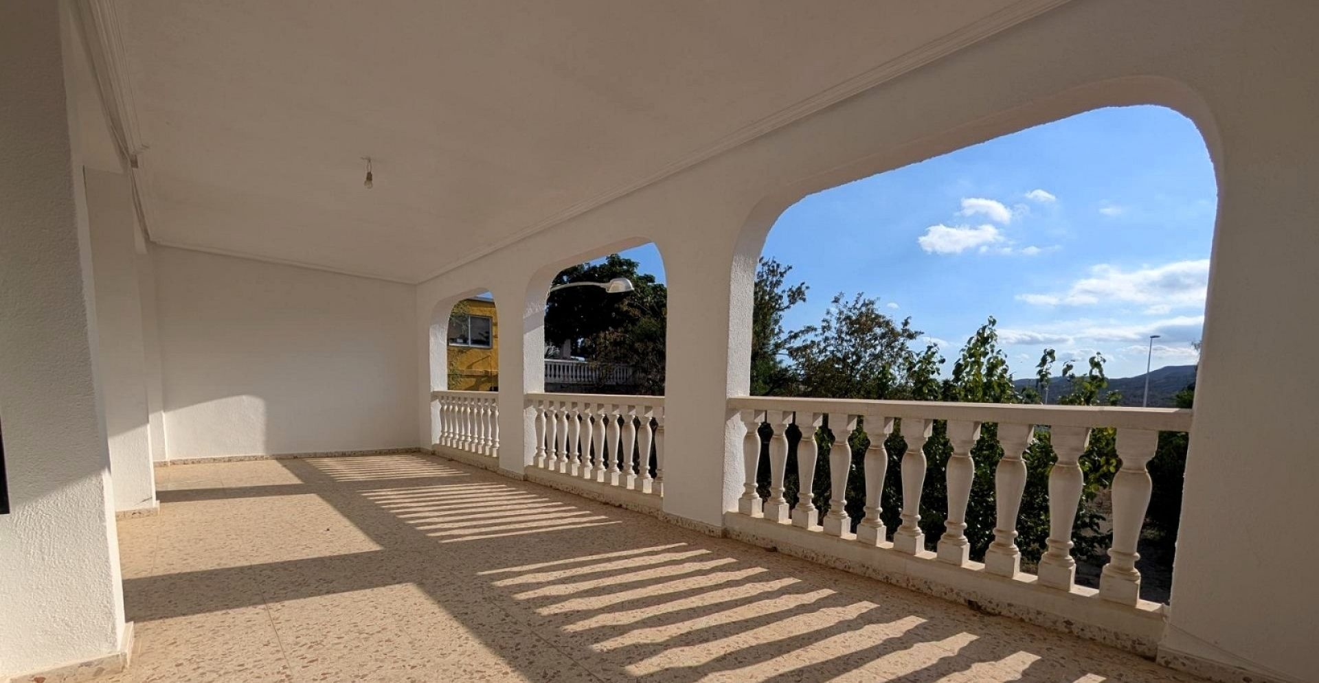 5-bedroom Detached Villa In Elche, Spain (376 M²)