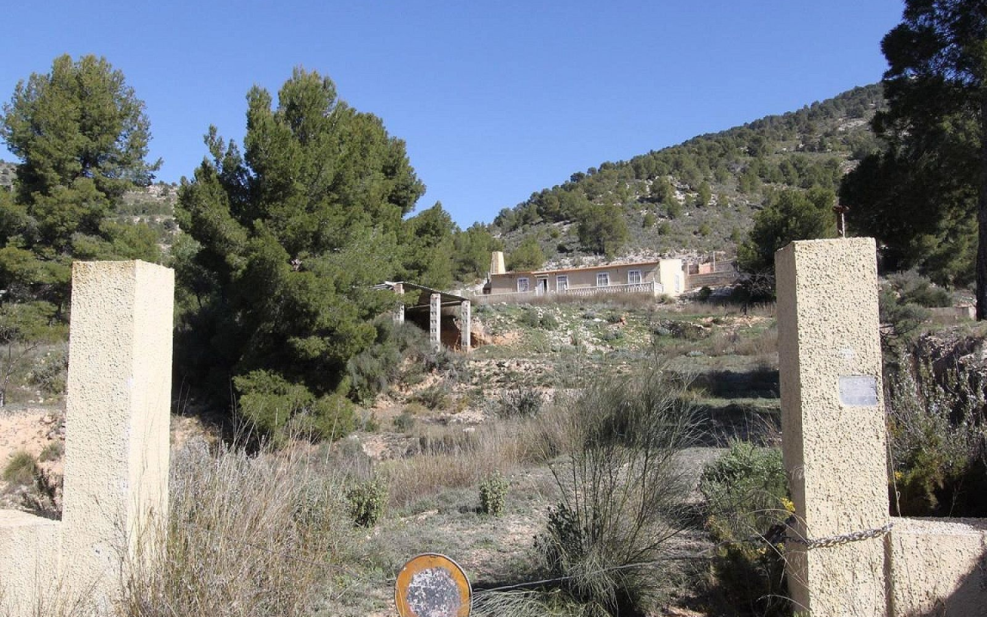 3-bedroom Detached Villa In Petrer, Spain (120 M²)