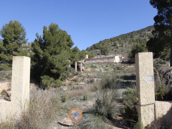 3-bedroom Detached Villa In Petrer, Spain (120 M²)