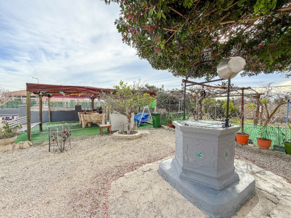 2-bedroom Country House In Elche, Spain (80 M²)