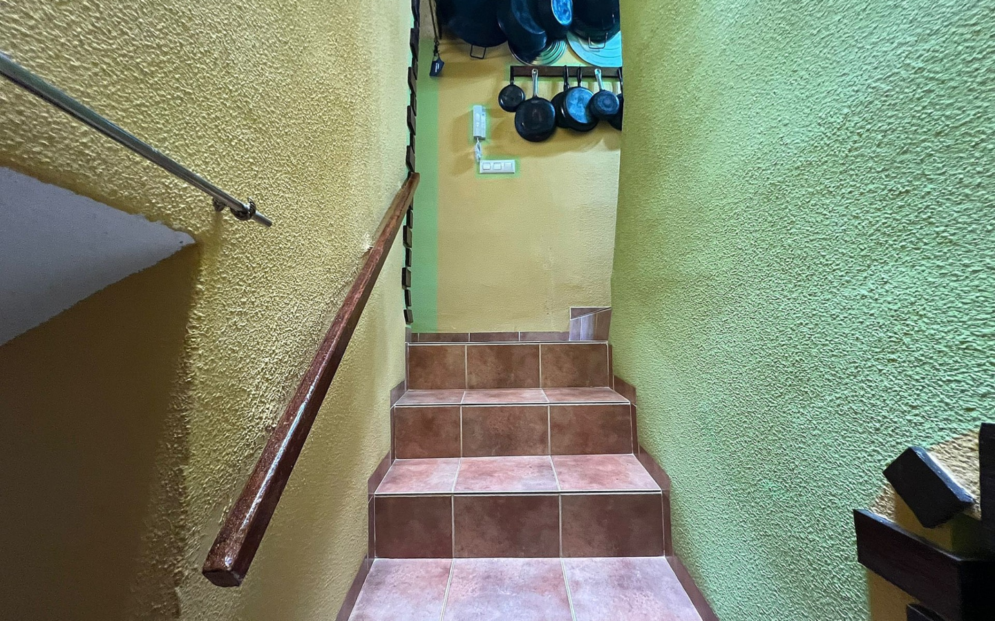 3-bedroom Townhouse In Elche De La Sierra, Spain (104 M²)