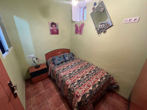 3-bedroom Townhouse In Elche De La Sierra, Spain (104 M²)