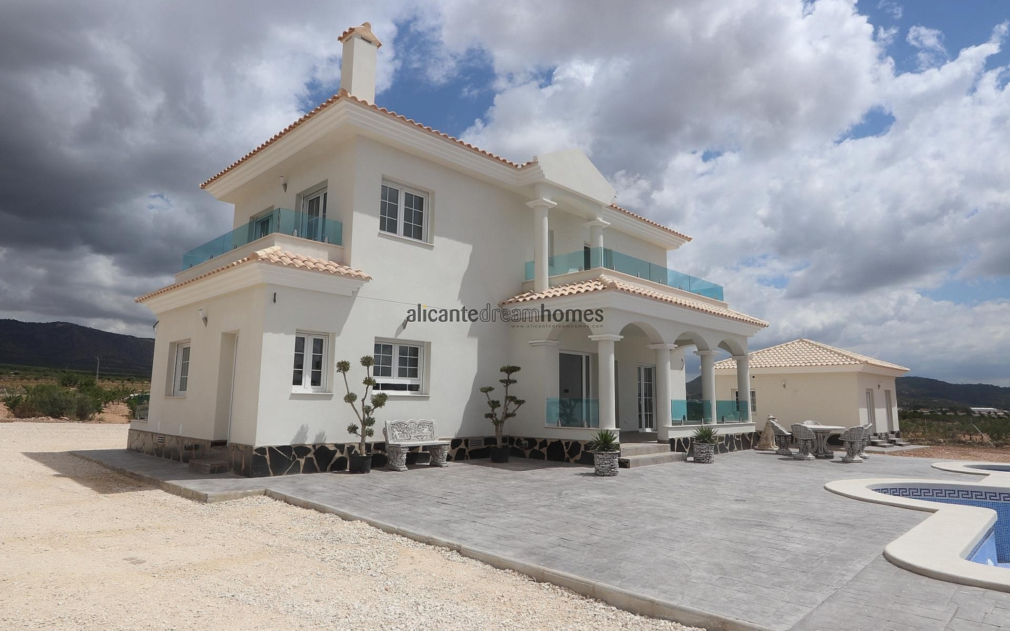 4-bedroom Detached Villa In Pinoso, Spain (212 M²)