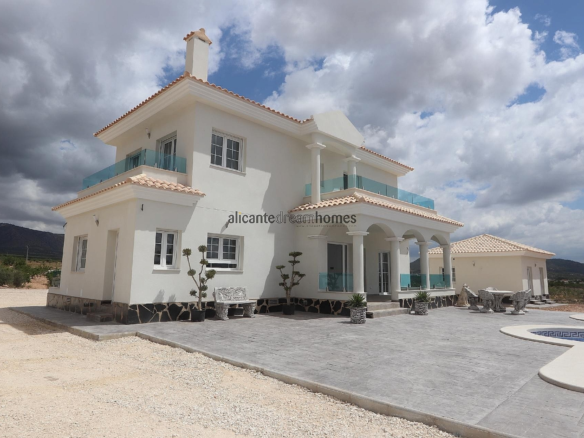 4-bedroom Detached Villa In Pinoso, Spain (212 M²)