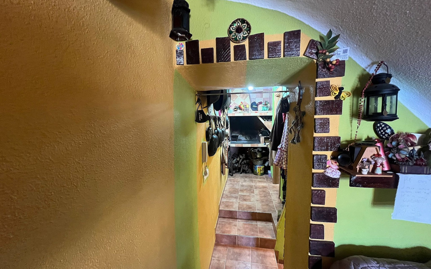 3-bedroom Townhouse In Elche De La Sierra, Spain (104 M²)