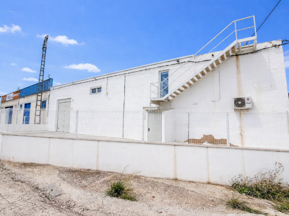 4-bedroom Commercial In Villena, Spain (299 M²)