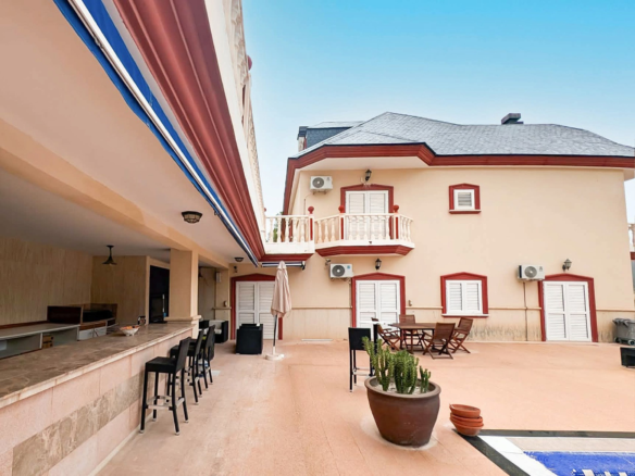 8-bedroom Country House In Jumilla, Spain (1.651 M²)