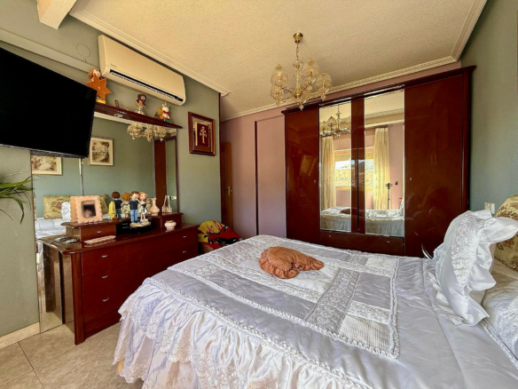 5-bedroom Apartment In Pinoso, Spain (181 M²)