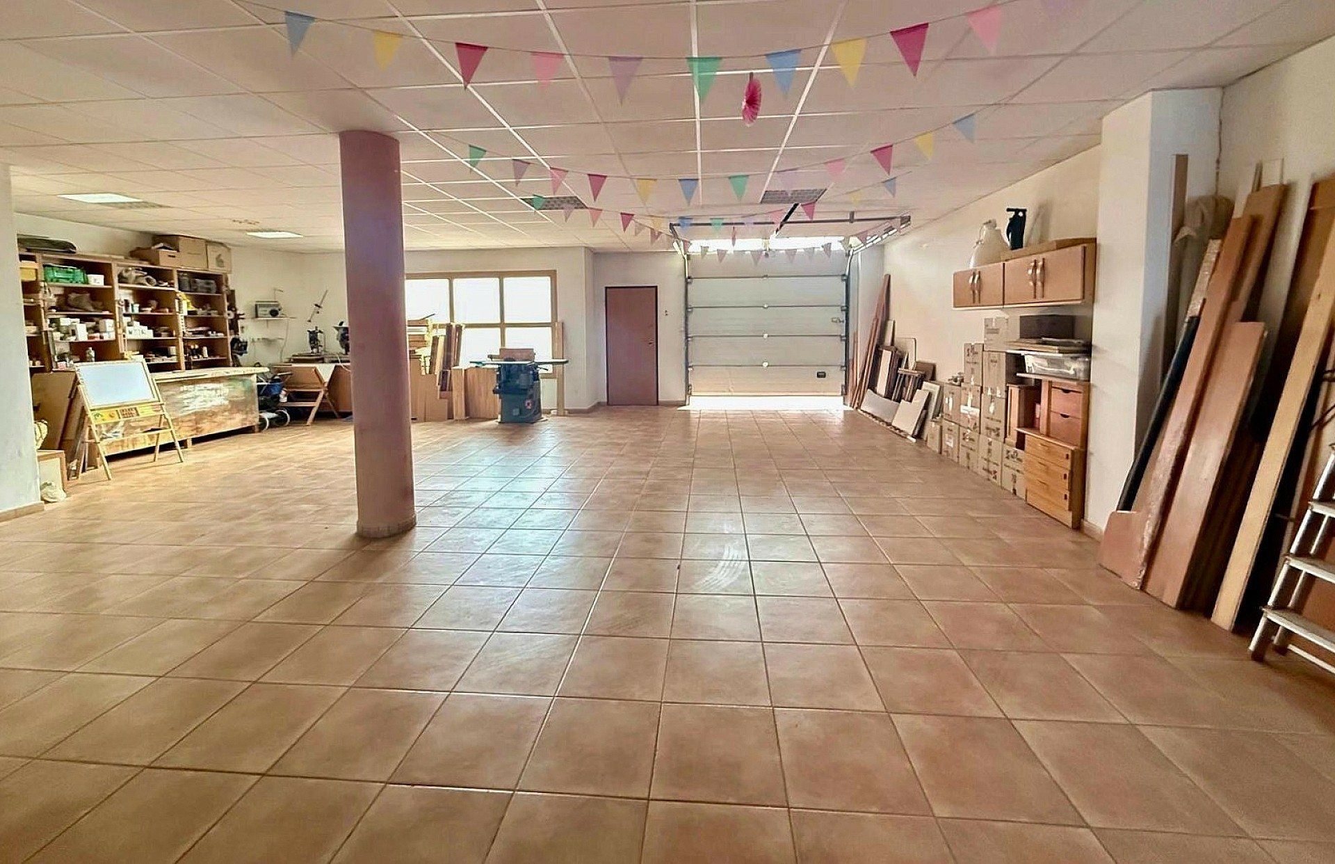 5-bedroom Townhouse In Pinoso, Spain (800 M²)