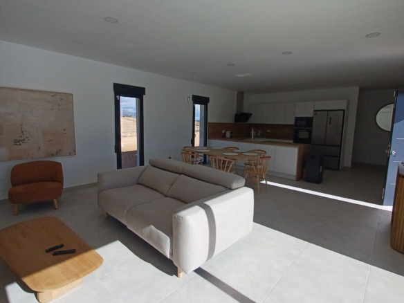 3-bedroom Detached Villa In Pinoso, Spain (160 M²)