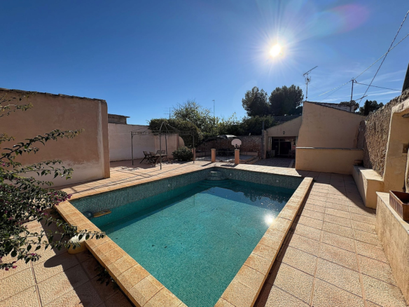 6-bedroom Country House In Monovar, Spain (176 M²)