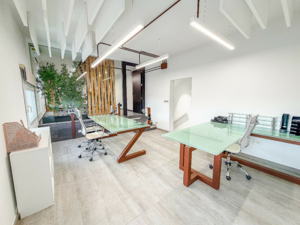 4-bedroom Commercial In Villena, Spain (299 M²)