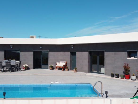 4-bedroom Detached Villa In La Romana, Spain (145 M²)