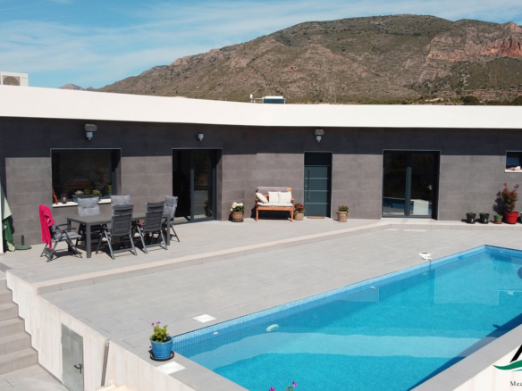 4-bedroom Detached Villa In La Romana, Spain (145 M²)