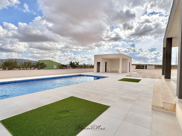 3-bedroom Detached Villa In Pinoso, Spain (150 M²)