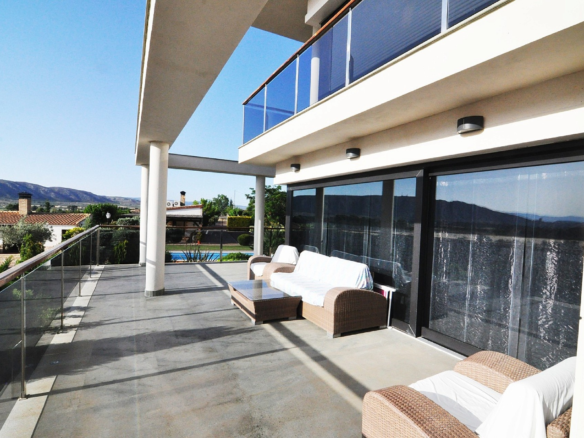 4-bedroom Detached Villa In Villena, Spain (500 M²)