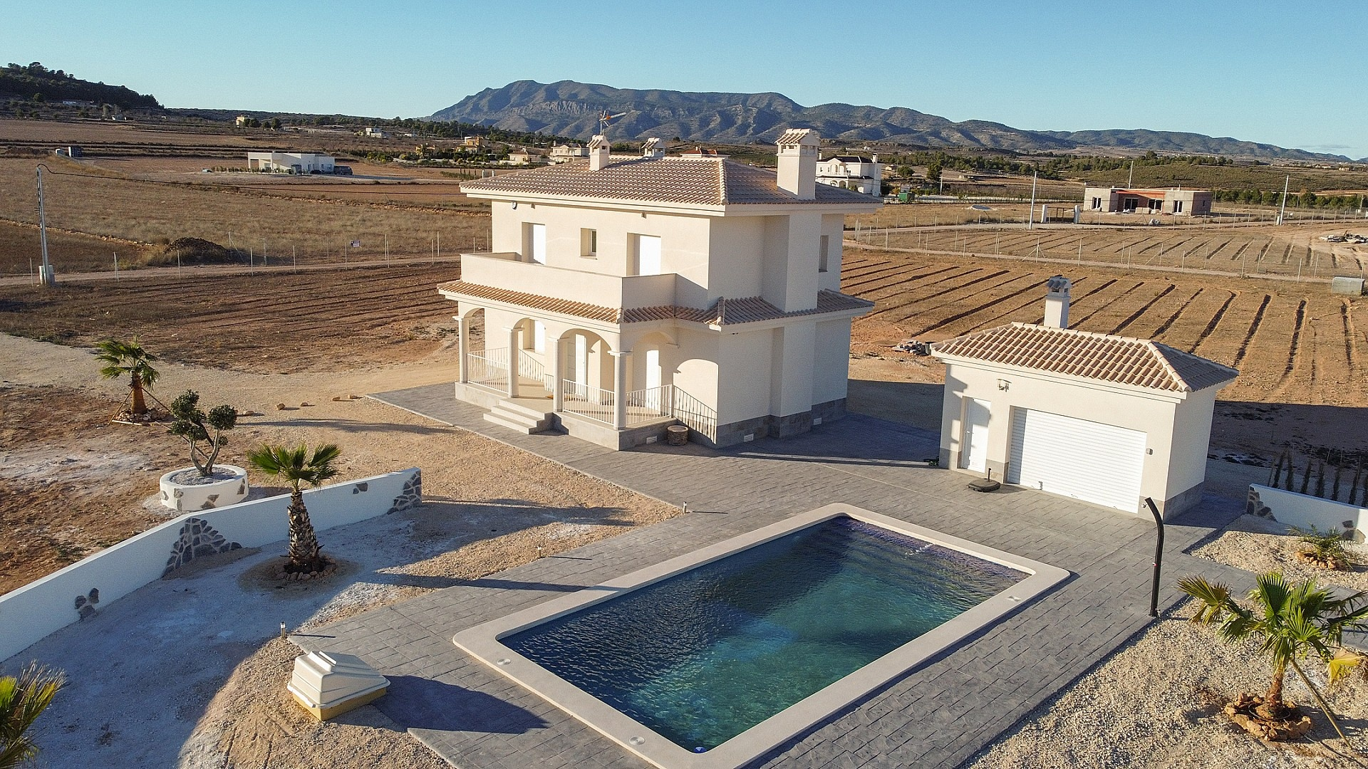 3-bedroom Detached Villa In Pinoso, Spain (150 M²)